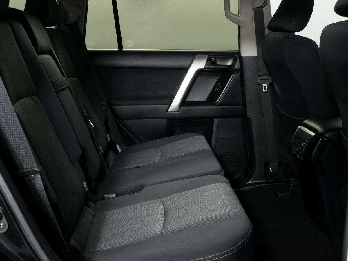 Купить Toyota Land Cruiser Prado, 2018, 35 010 км, фото №12
