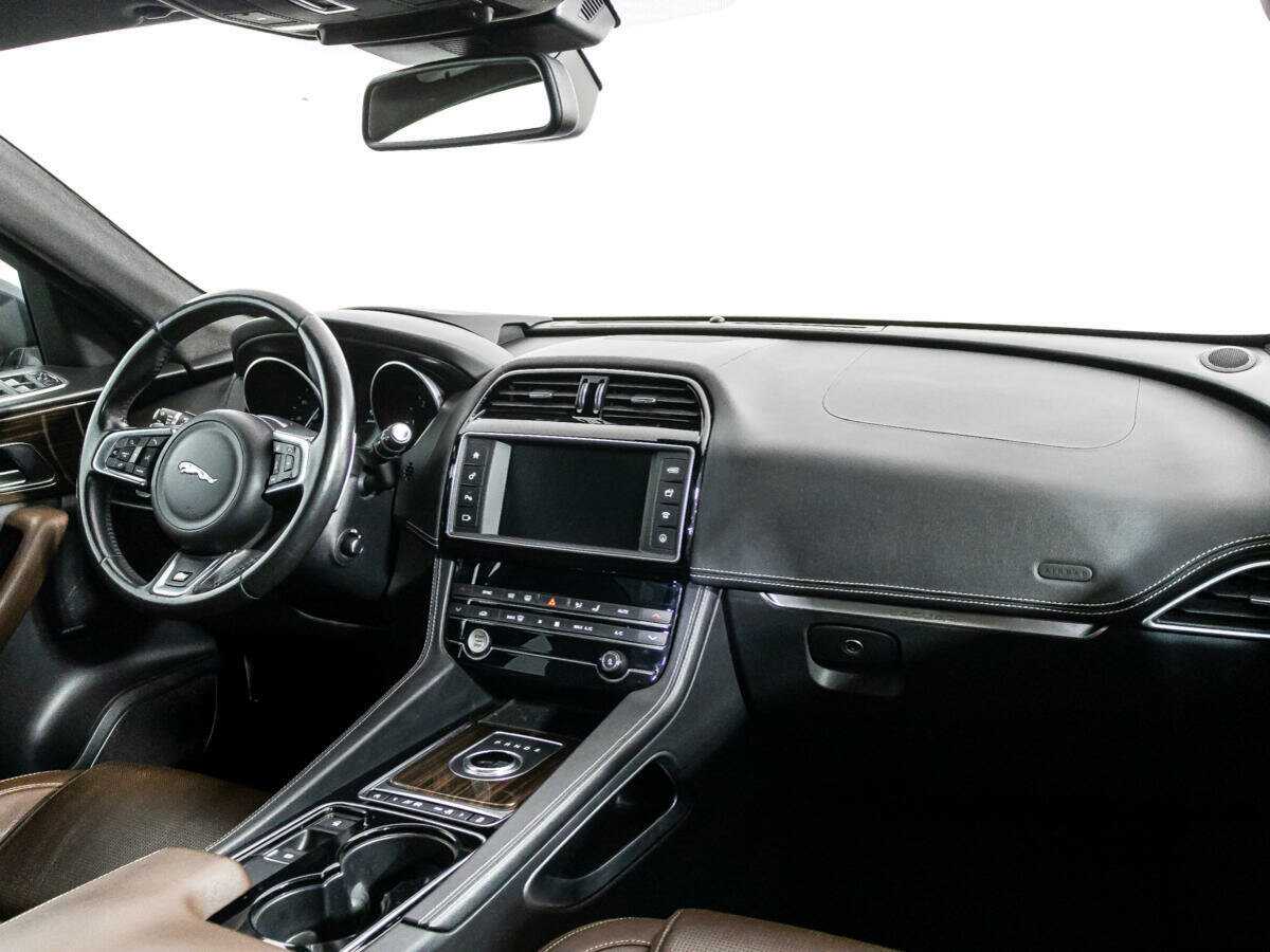 Купить Jaguar F-Pace, 2017, 137 396 км, фото №9