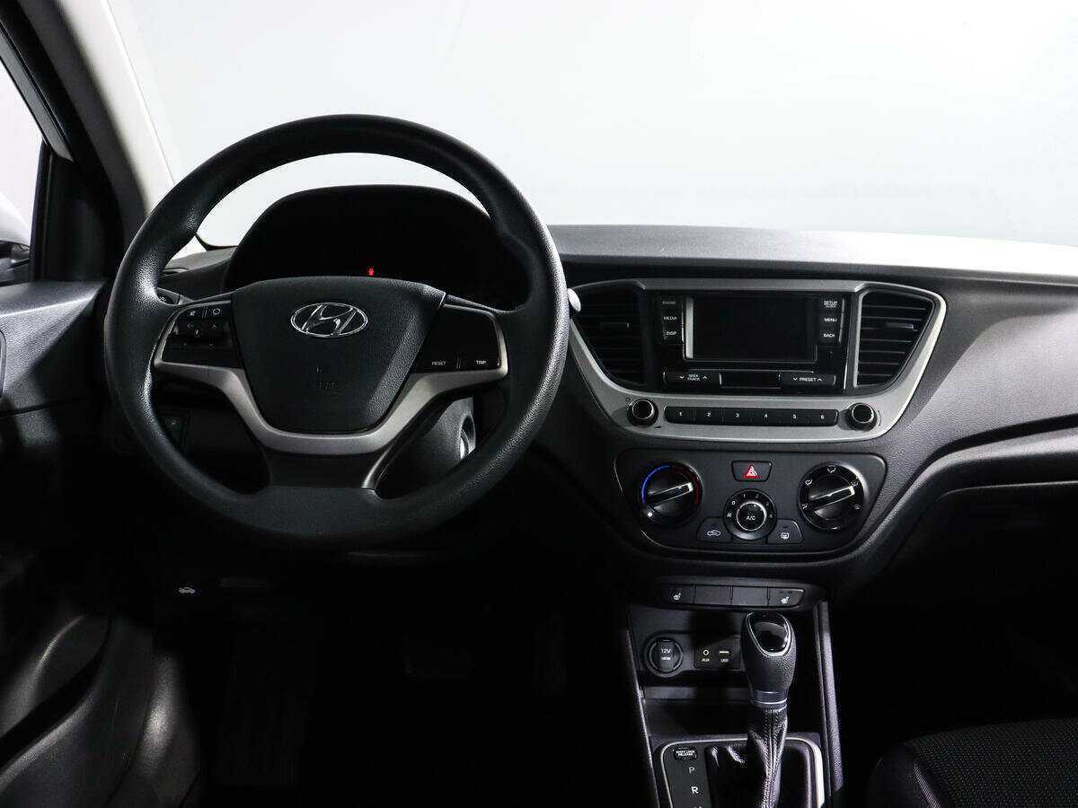 Купить Hyundai Solaris, 2017, 74 058 км, фото №10