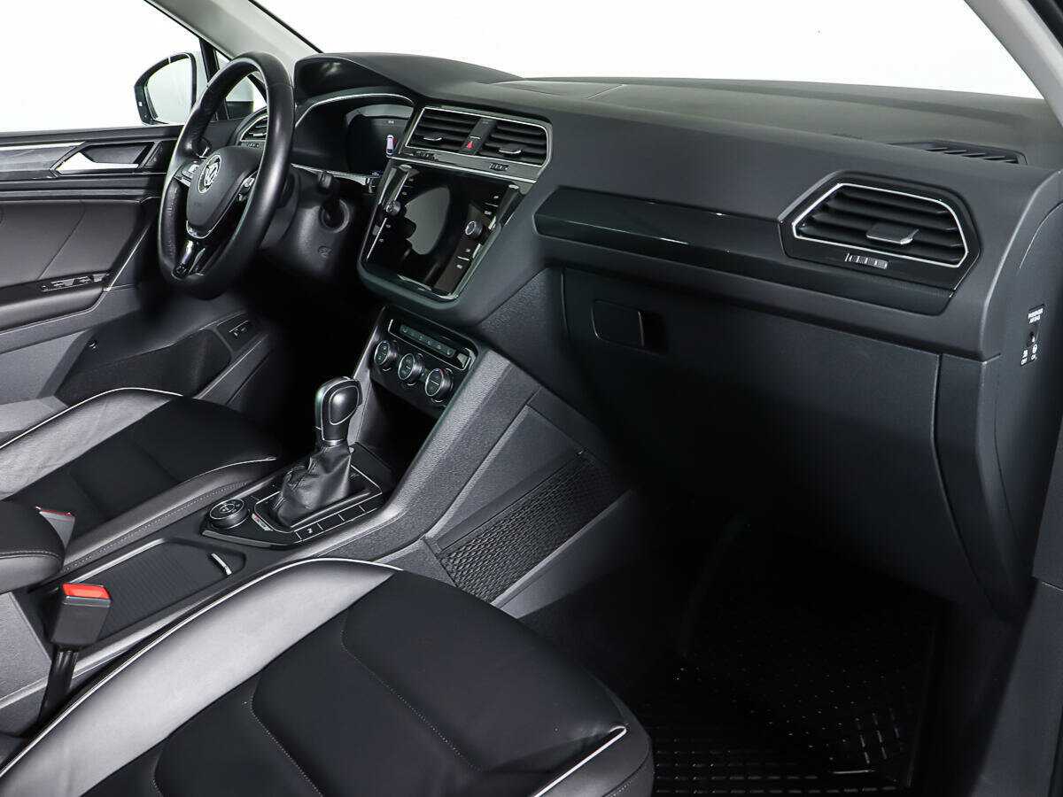Купить Volkswagen Tiguan, 2017, 45 484 км, фото №9