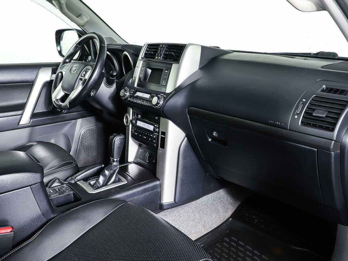 Купить Toyota Land Cruiser Prado, 2010, 102 960 км, фото №9