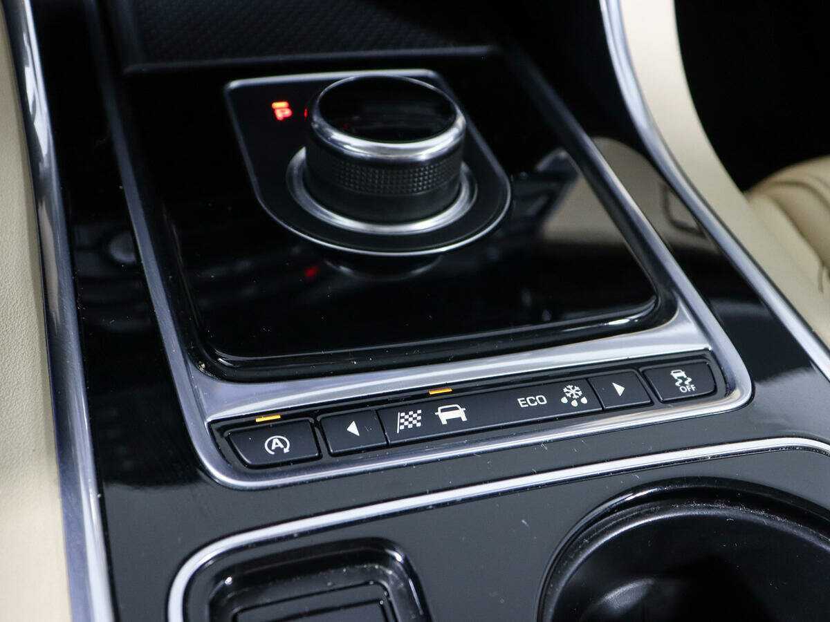 Купить Jaguar XE, 2016, 66 105 км, фото №24