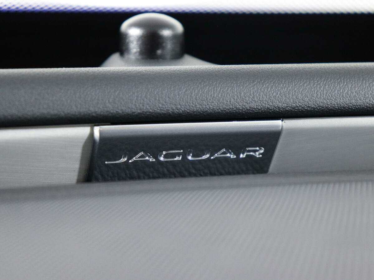 Купить Jaguar XE, 2016, 66 105 км, фото №26