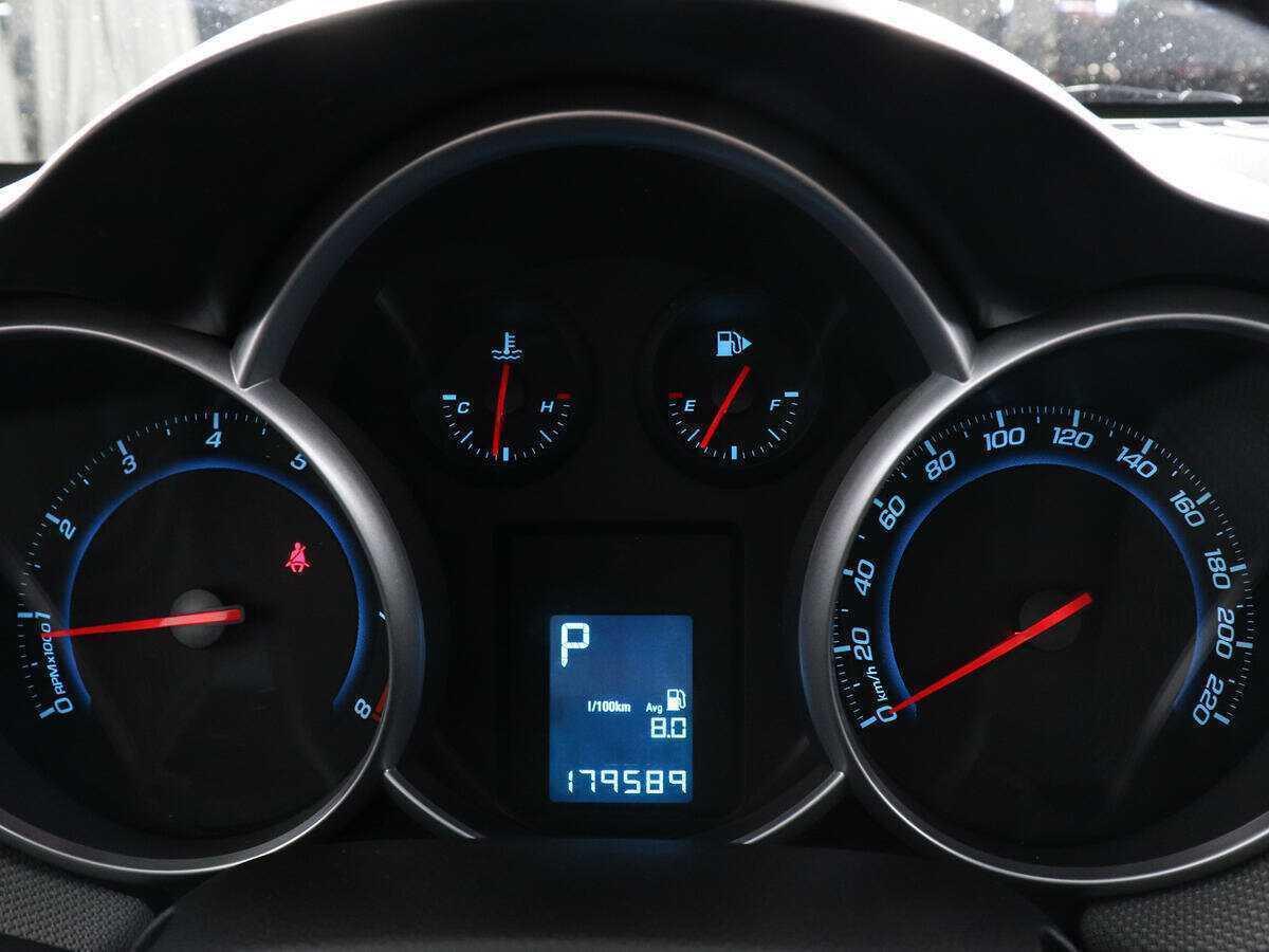Купить Chevrolet Cruze, 2011, 179 585 км, фото №11