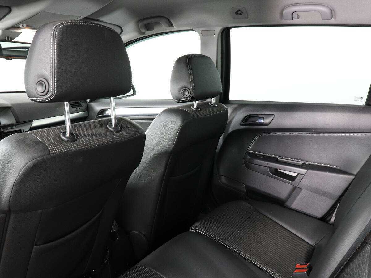 Купить Opel Astra, 2010, 213 809 км, фото №8