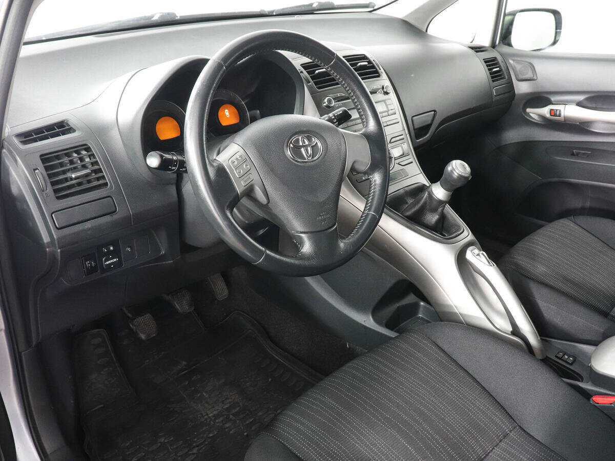 Купить Toyota Auris, 2007, 335 114 км, фото №9