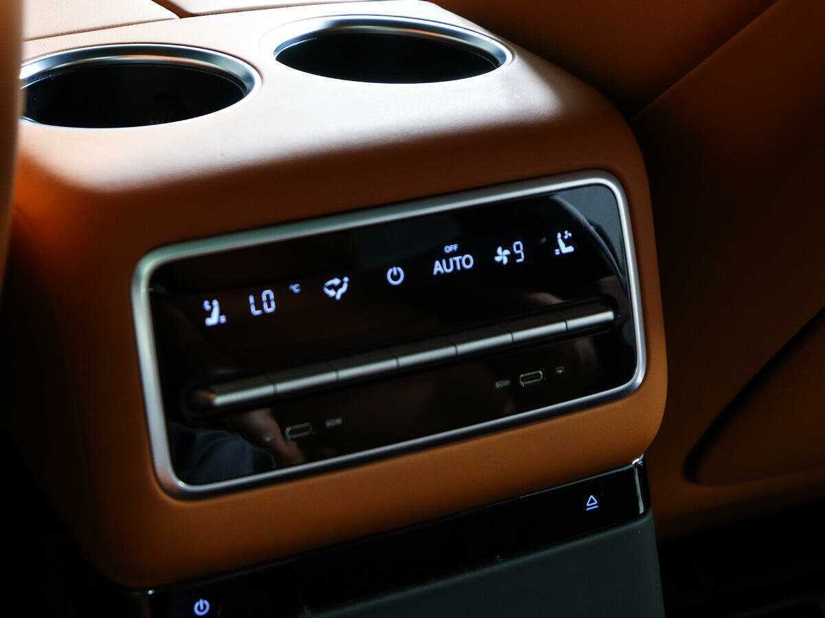 Купить LiXiang L9 44.5 kWh, 2023, 6 184 км, фото №19