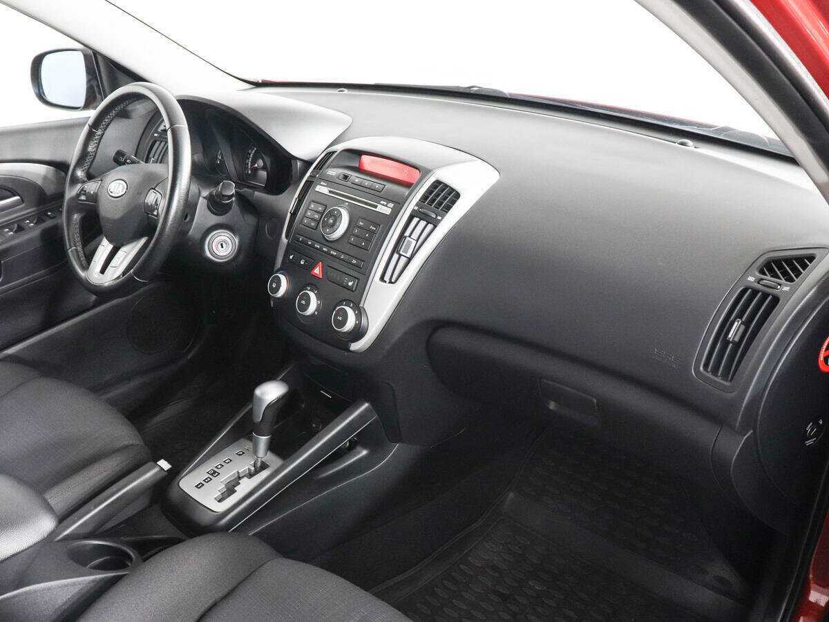 Купить Kia Ceed, 2010, 70 140 км, фото №10