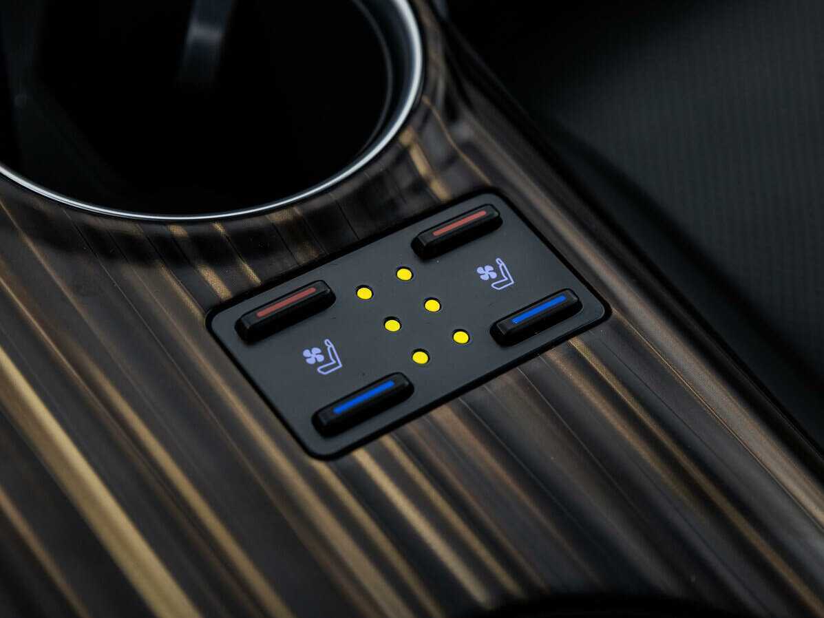 Купить Toyota Camry, 2018, 53 885 км, фото №26