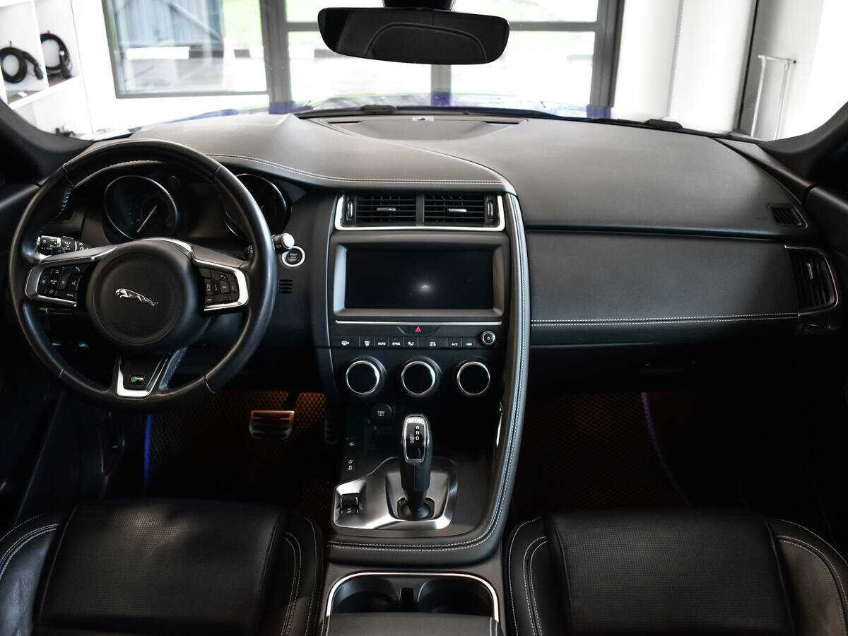 Купить Jaguar E-Pace, 2019, 118 383 км, фото №12