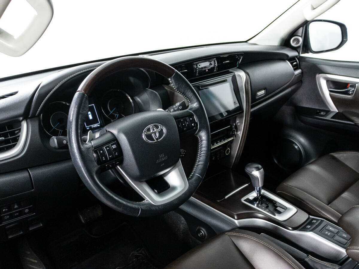 Купить Toyota Fortuner, 2019, 71 493 км, фото №11