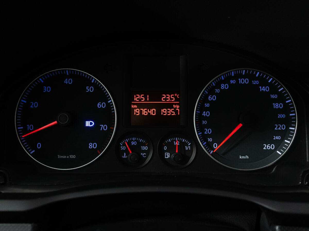 Купить Volkswagen Golf, 2006, 197 638 км, фото №12