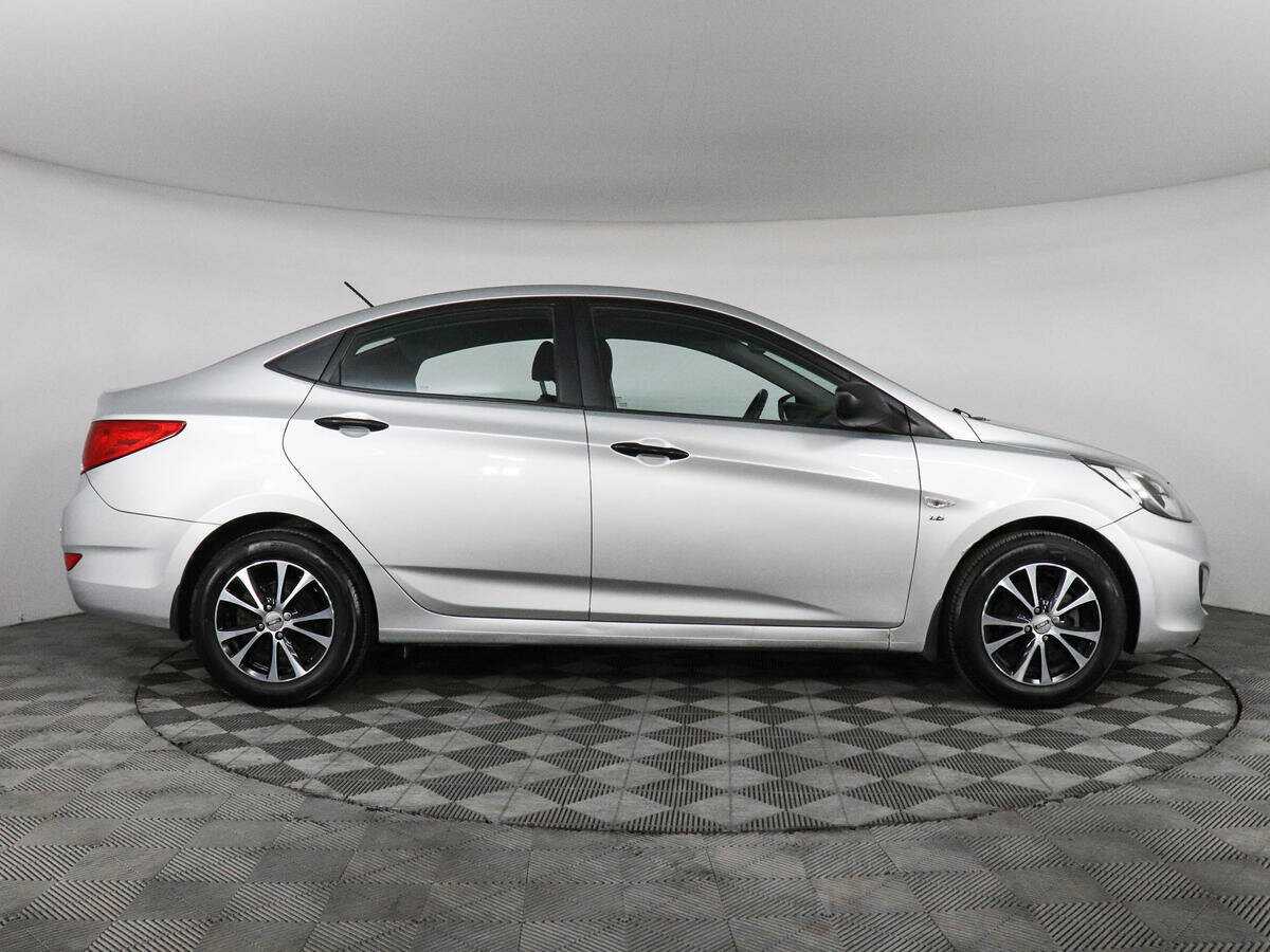 Купить Hyundai Solaris, 2011, 75 553 км, фото №4
