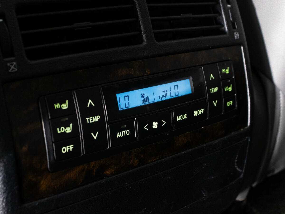 Купить Toyota Land Cruiser, 2010, 261 142 км, фото №19