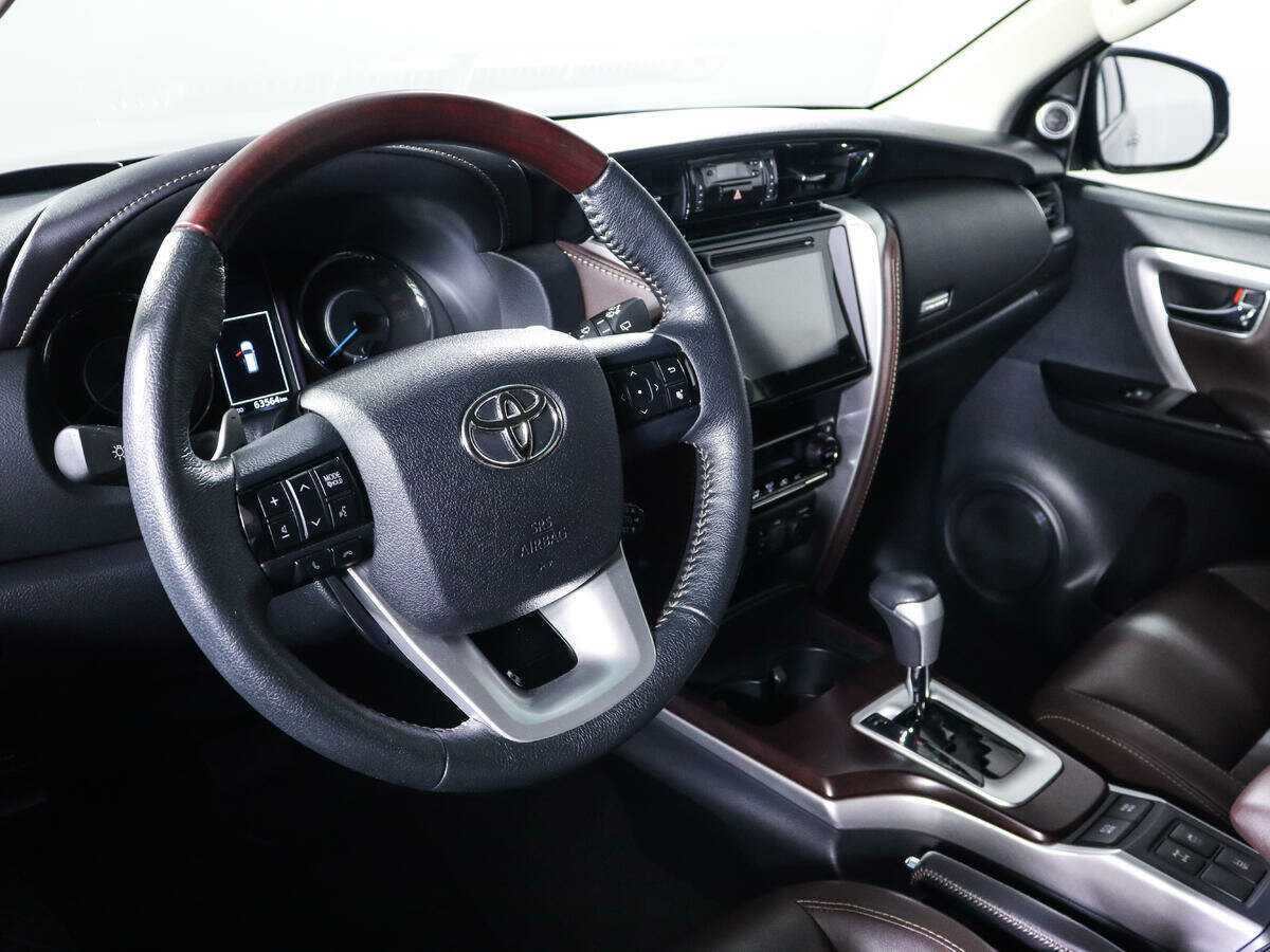Купить Toyota Fortuner, 2017, 63 500 км, фото №12