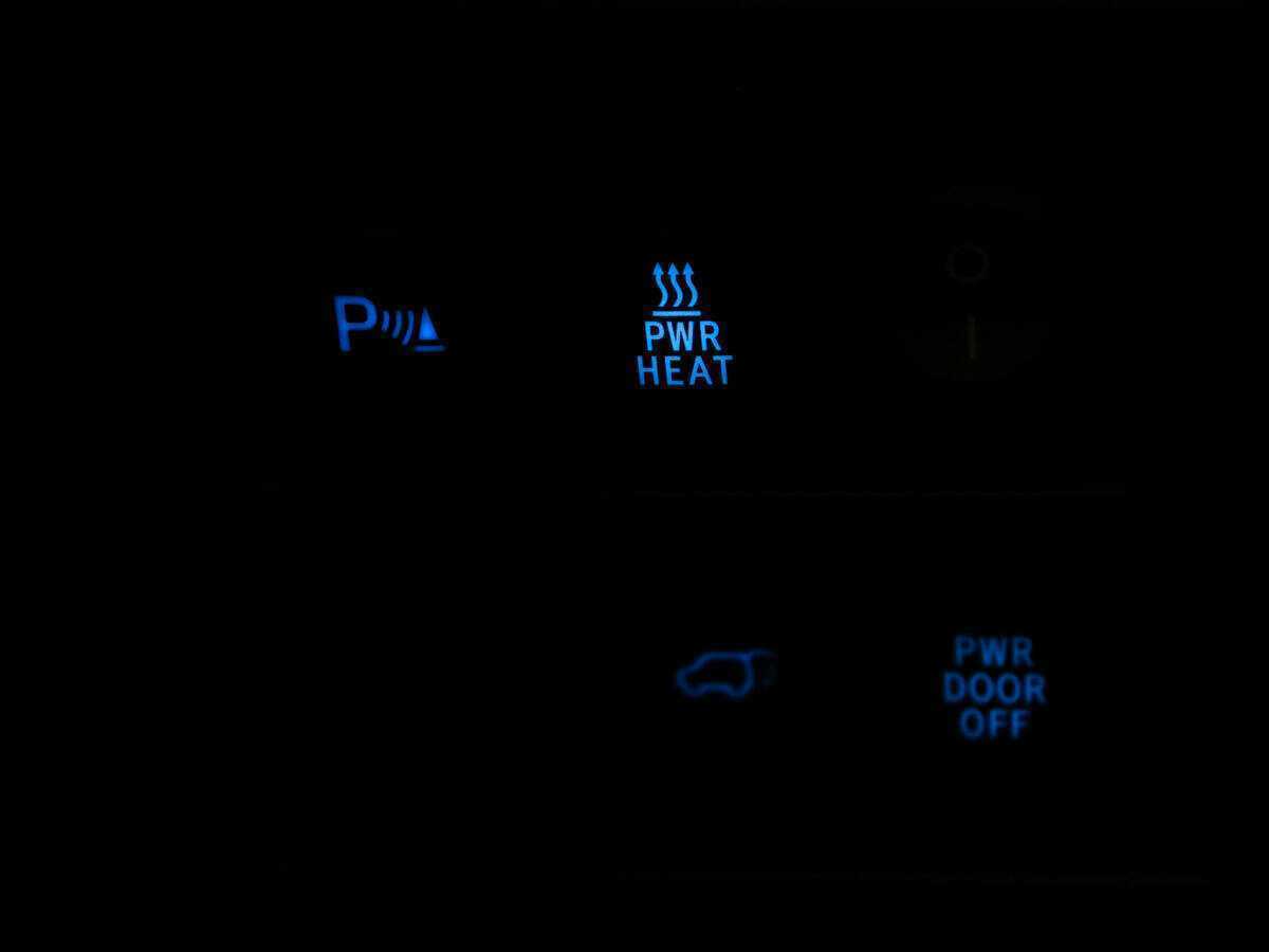 Купить Toyota Fortuner, 2017, 63 500 км, фото №21