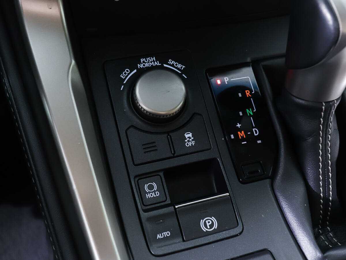 Купить Lexus NX 200t, 2016, 58 907 км, фото №16