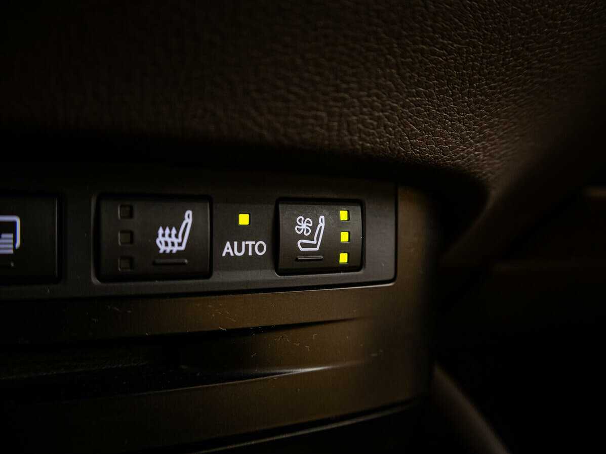 Купить Lexus ES 250, 2019, 77 931 км, фото №18