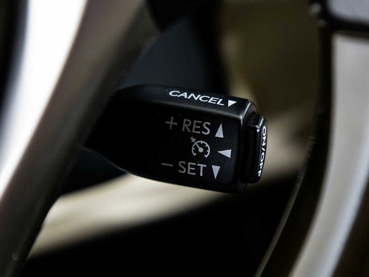 Купить Lexus ES 300h, 2014, 360 841 км, фото №18