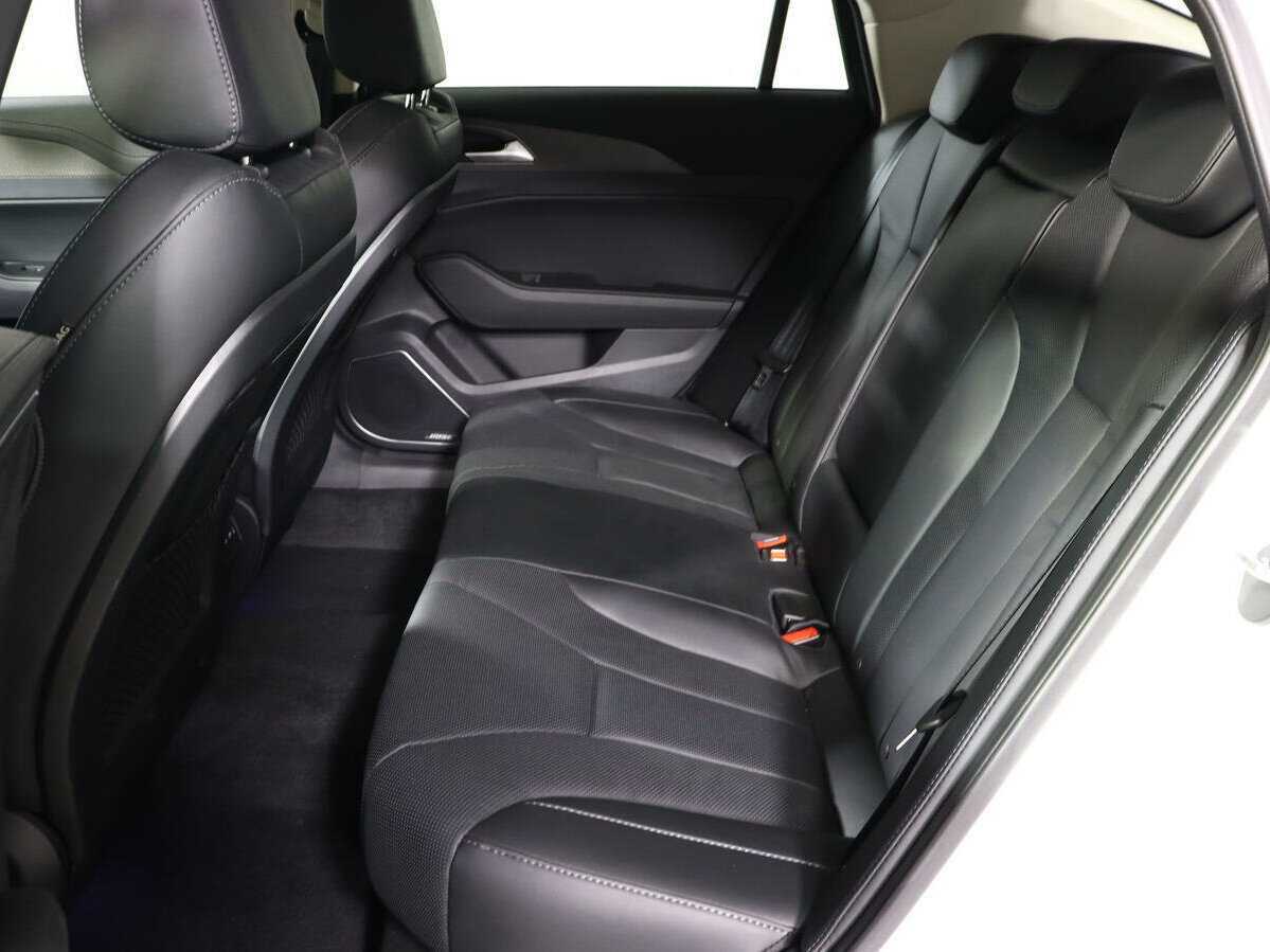 Купить Hongqi H5, 2022, 64 км, фото №10