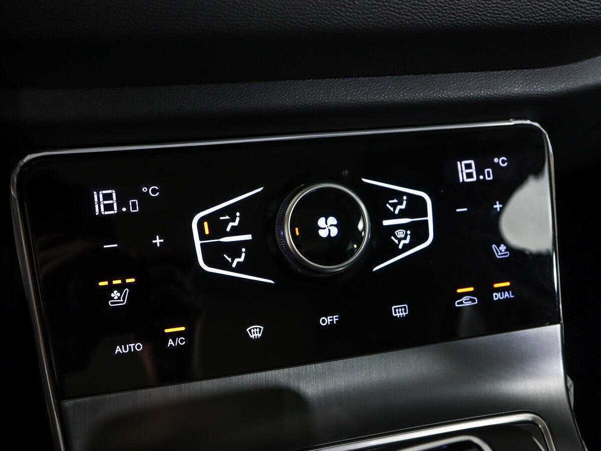 Купить Hongqi H5, 2022, 64 км, фото №24