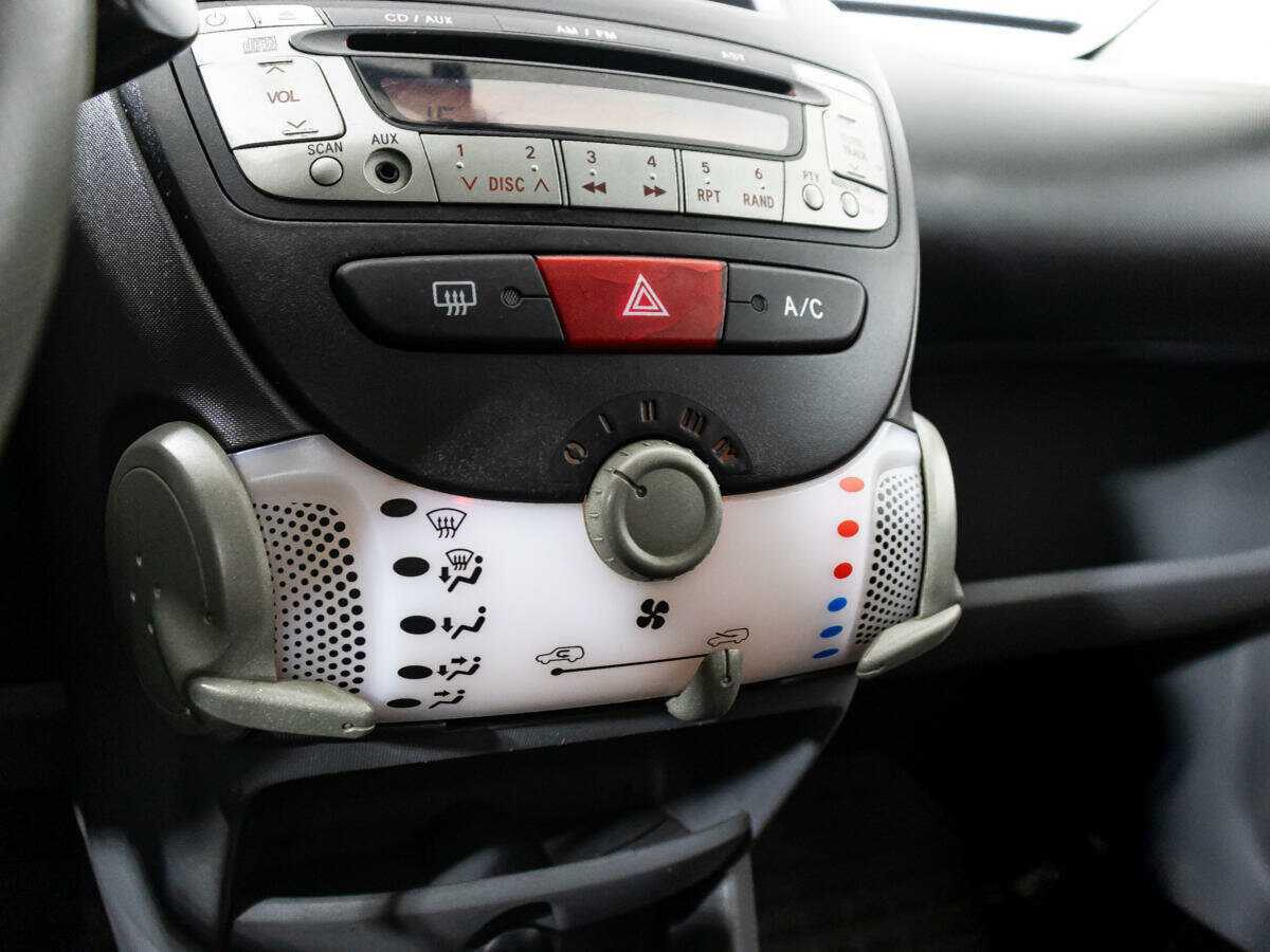 Купить Peugeot 107, 2009, 176 594 км, фото №14