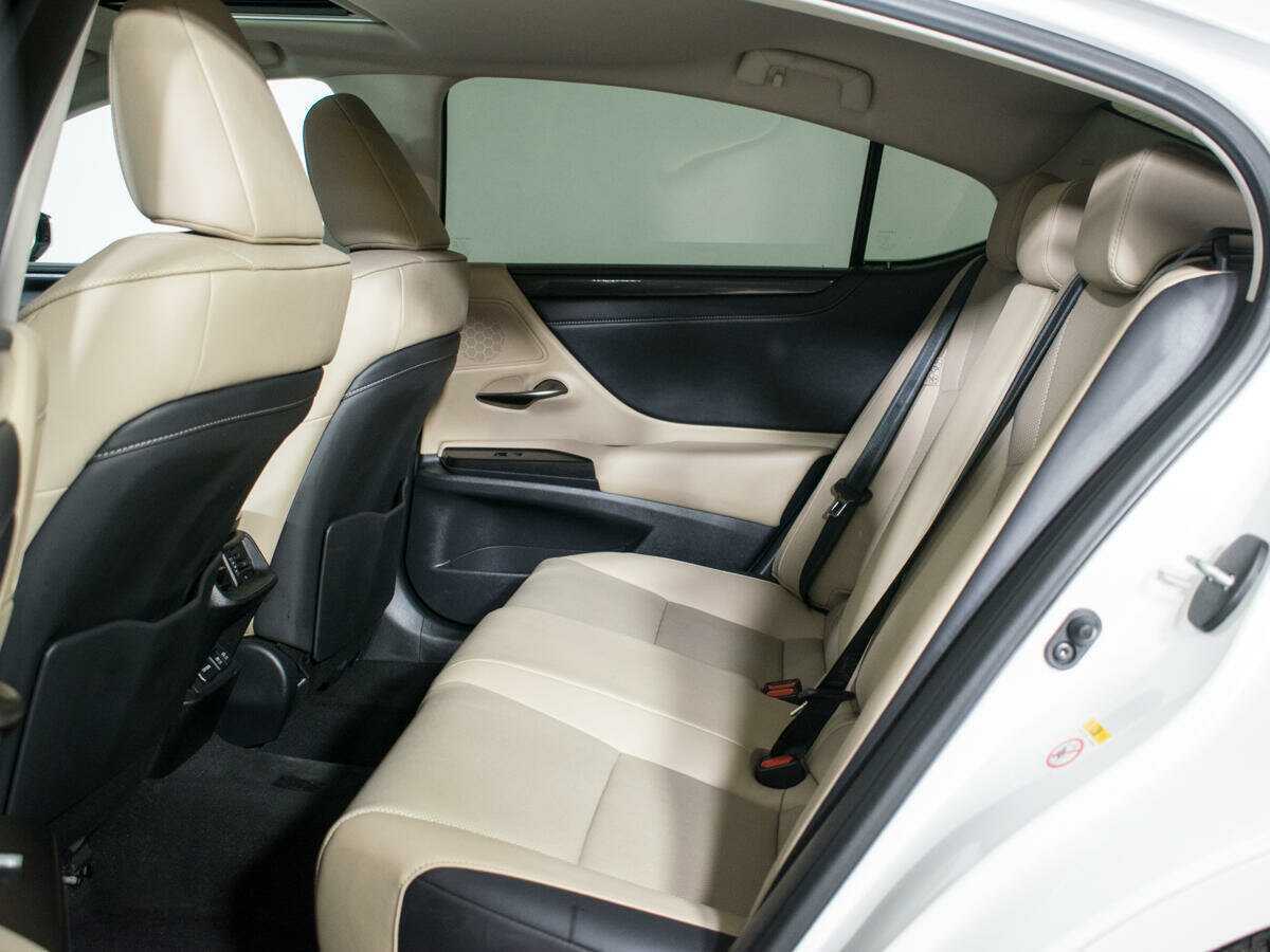 Купить Lexus ES 250, 2019, 37 322 км, фото №10