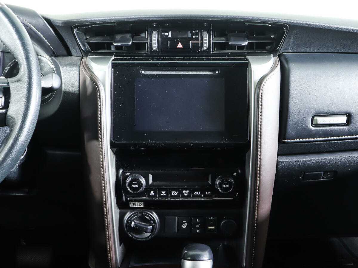 Купить Toyota Fortuner, 2017, 135 804 км, фото №11