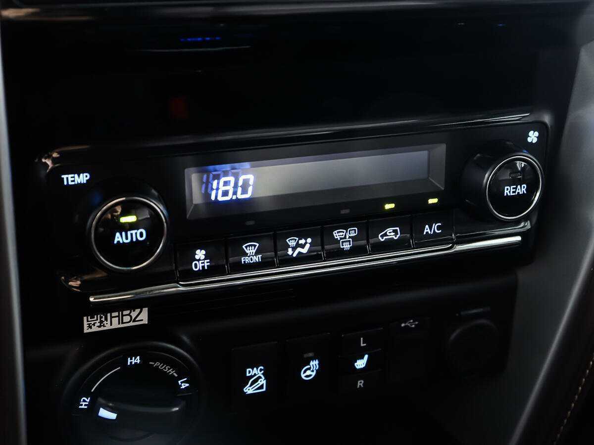 Купить Toyota Fortuner, 2017, 134 060 км, фото №18