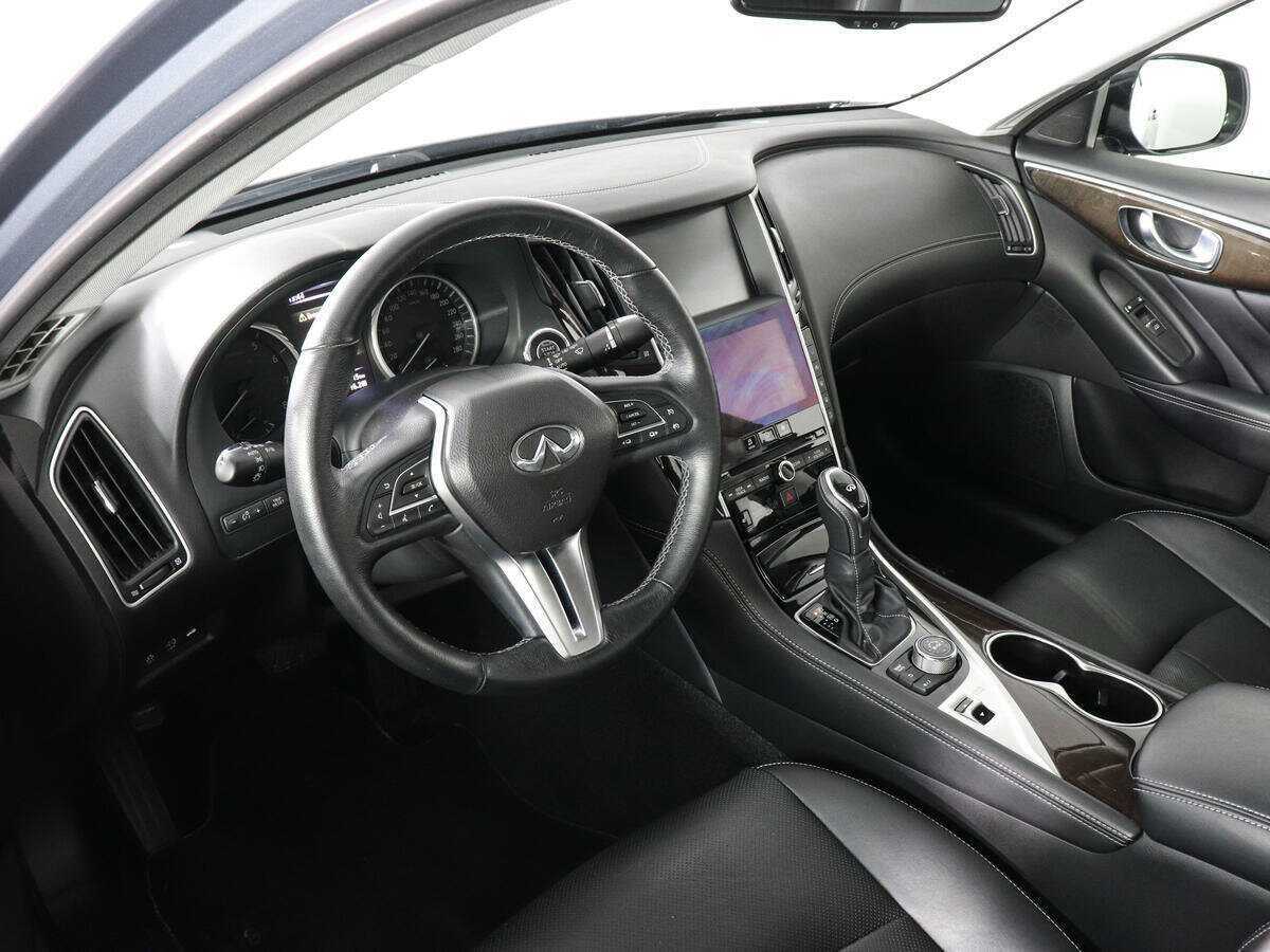 Купить Infiniti Q50, 2017, 35 815 км, фото №9