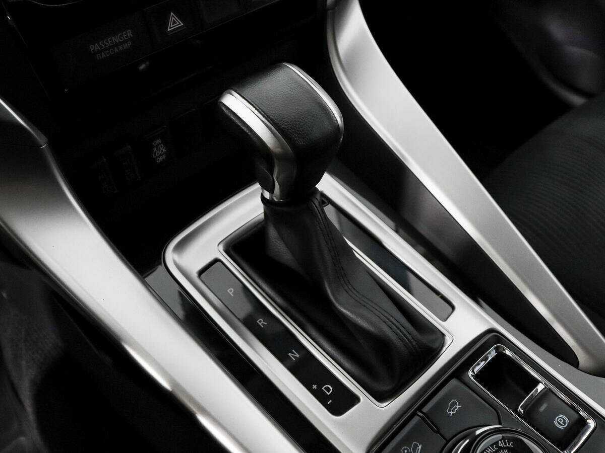 Купить Mitsubishi Pajero Sport, 2017, 90 735 км, фото №10