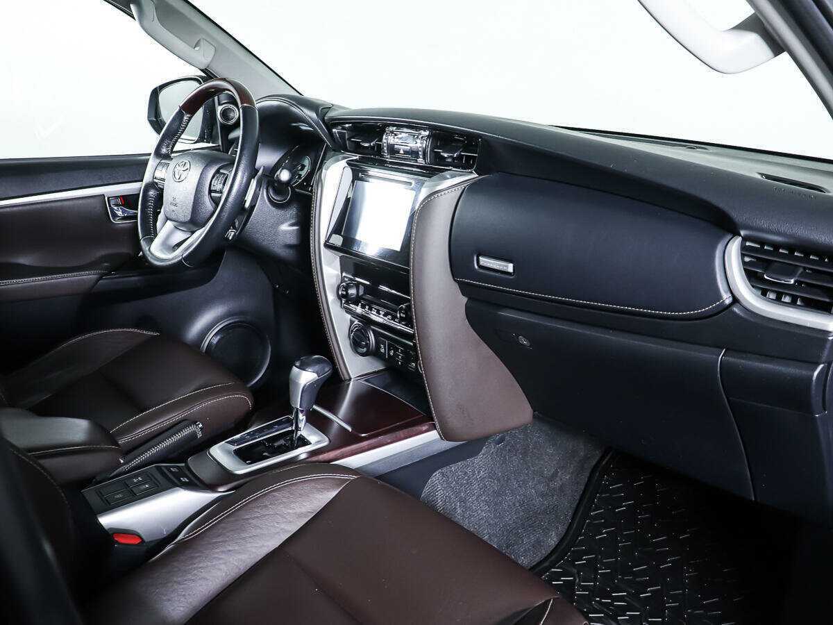 Купить Toyota Fortuner, 2018, 146 923 км, фото №7
