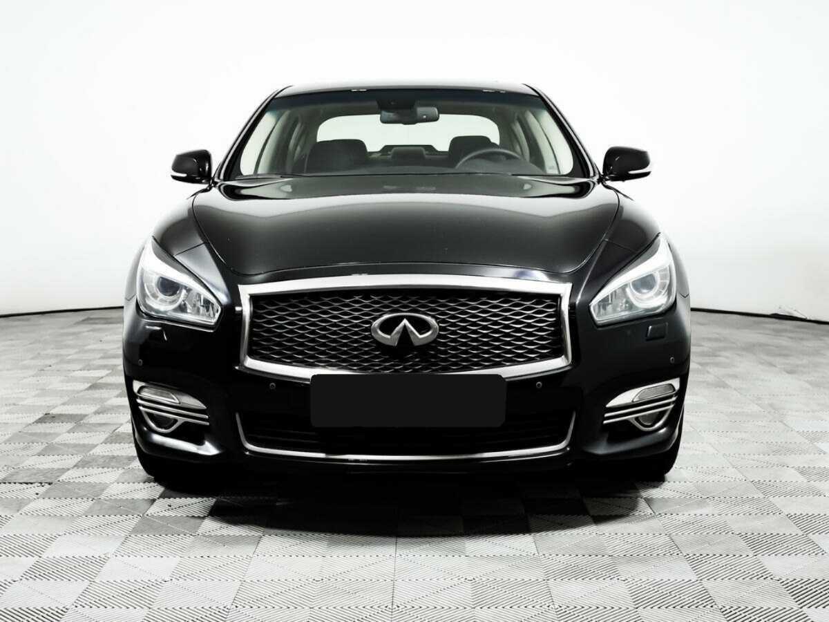 Infiniti Q70