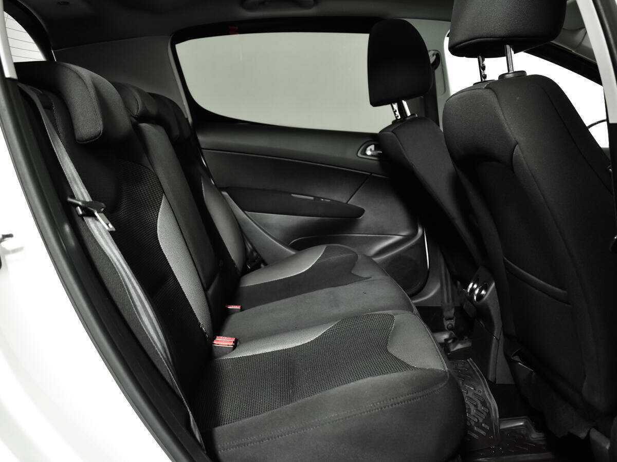 Купить Peugeot 308, 2010, 221 697 км, фото №10