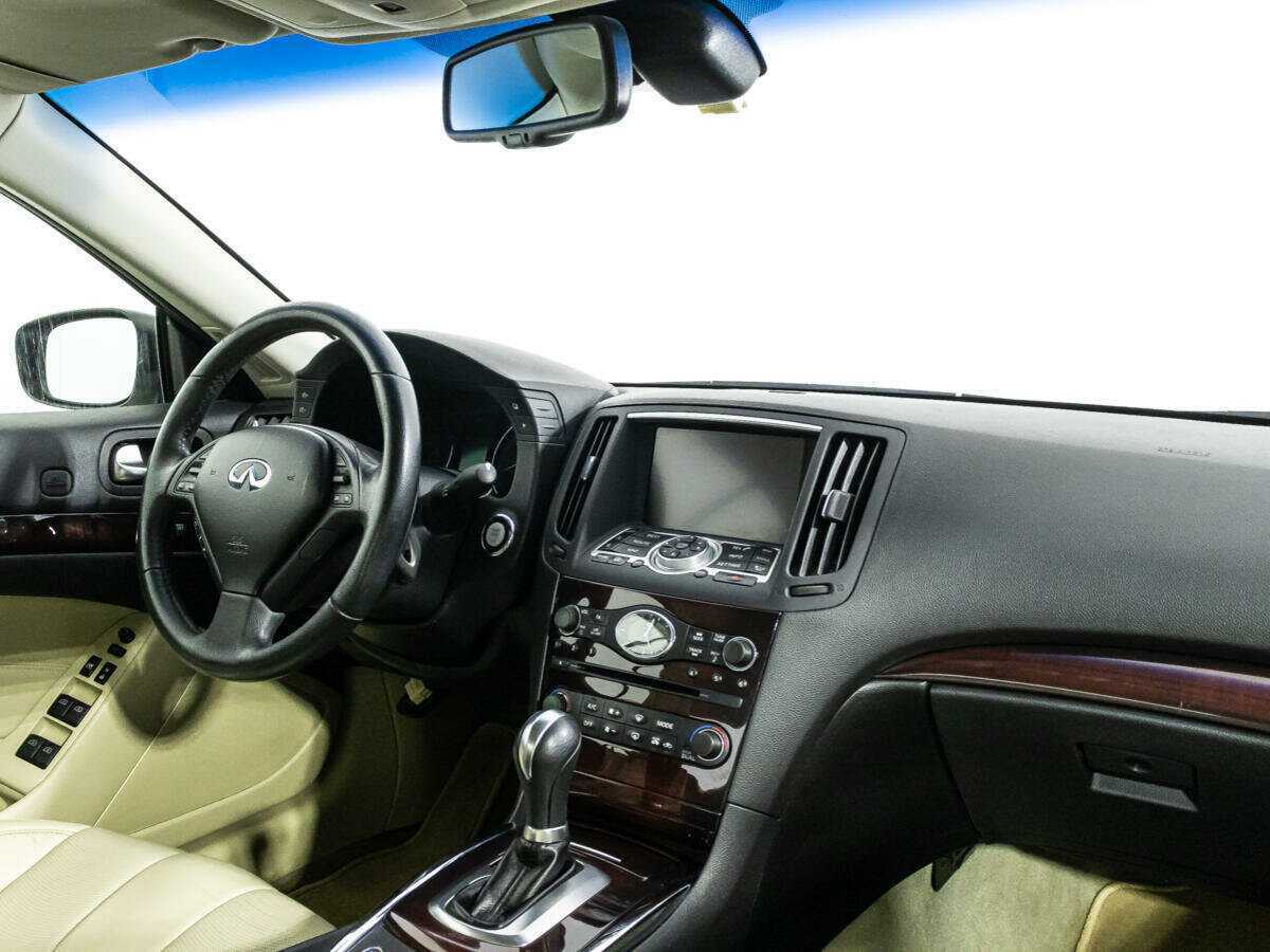 Купить Infiniti G37, 2012, 68 952 км, фото №9