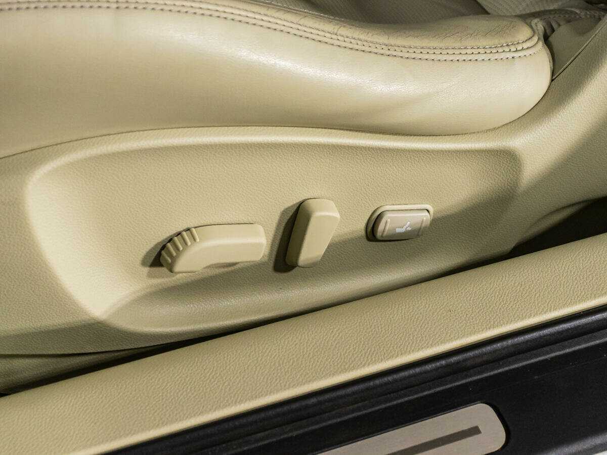 Купить Infiniti G37, 2012, 68 952 км, фото №23