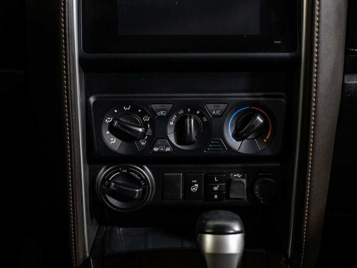 Купить Toyota Fortuner, 2018, 70 010 км, фото №12