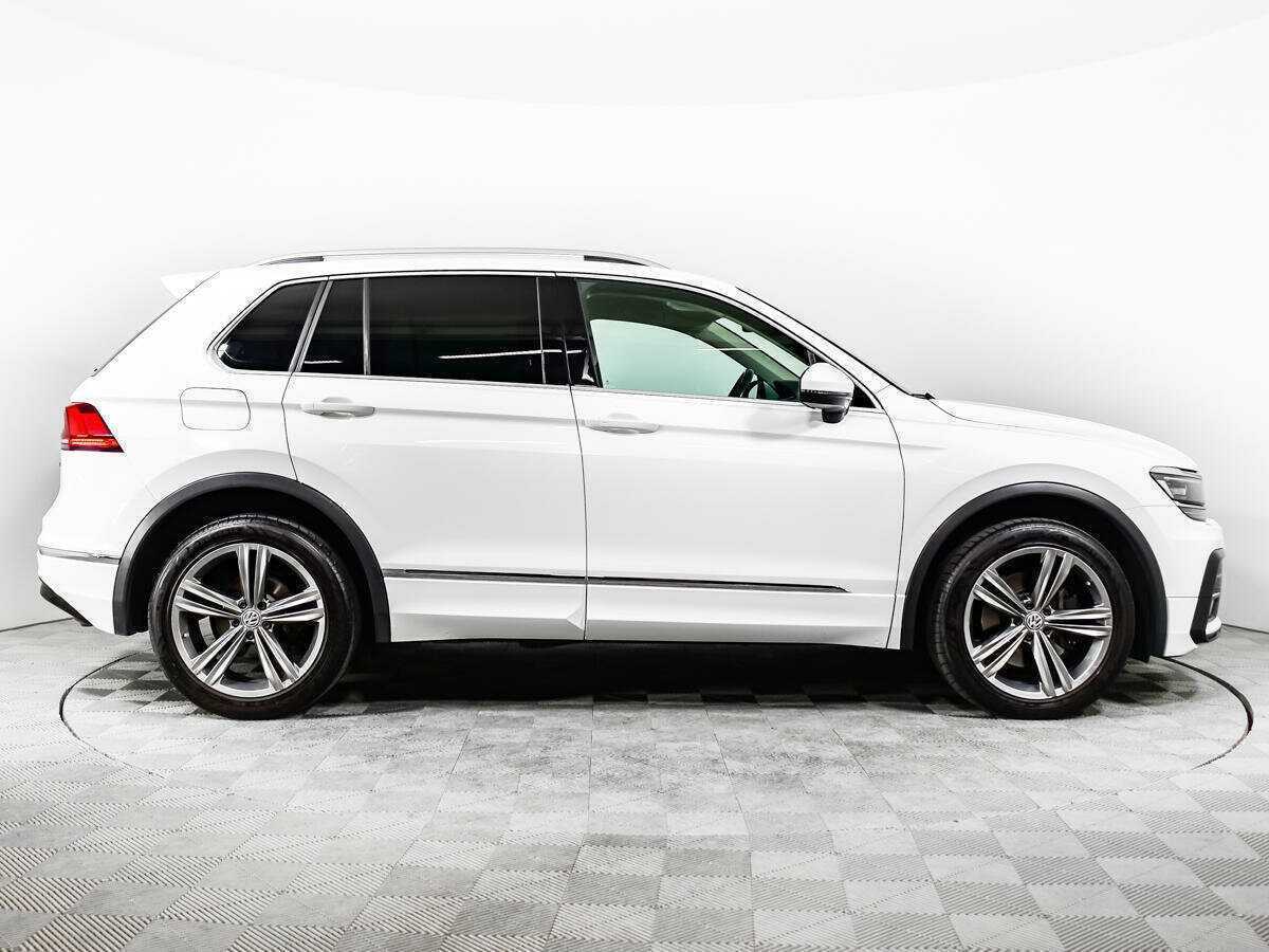 Купить Volkswagen Tiguan, 2018, 120 709 км, фото №4