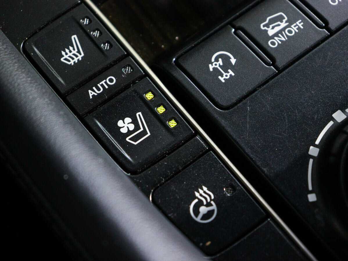 Купить Lexus LX 570, 2017, 137 316 км, фото №23