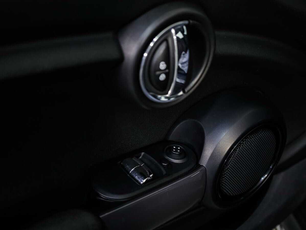 Купить Mini Hatch Cooper, 2015, 152 341 км, фото №15