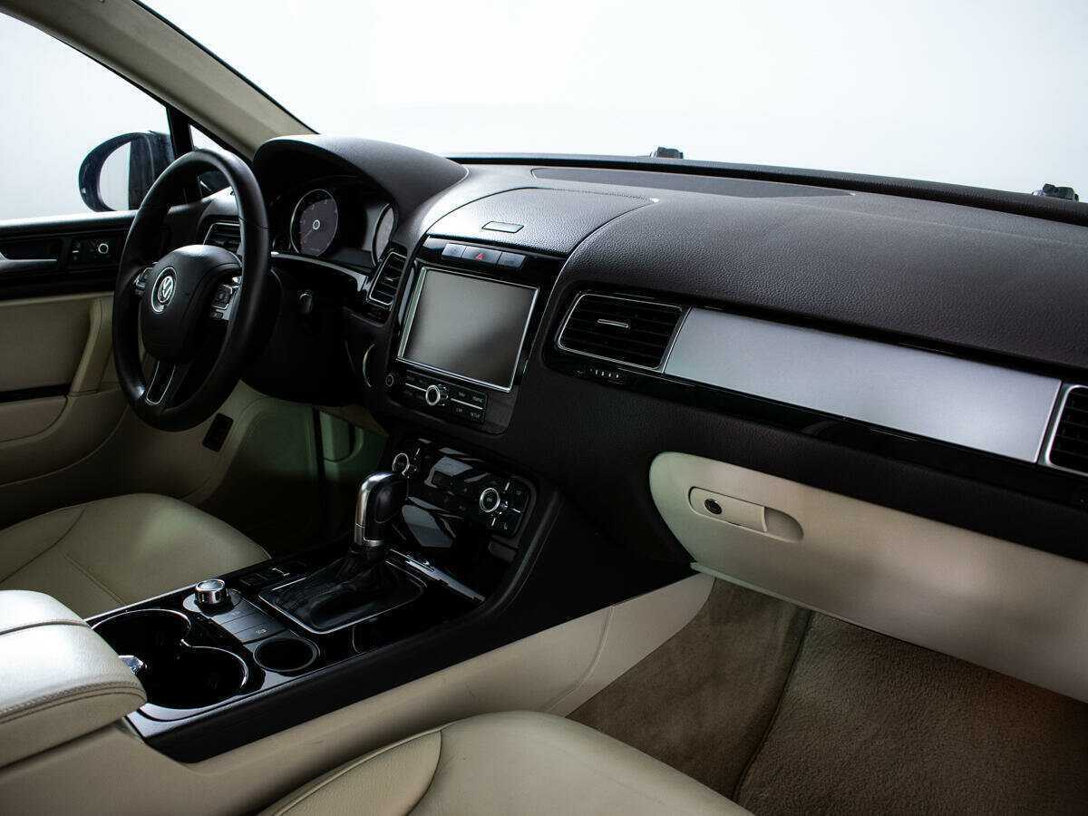 Купить Volkswagen Touareg, 2010, 230 000 км, фото №7