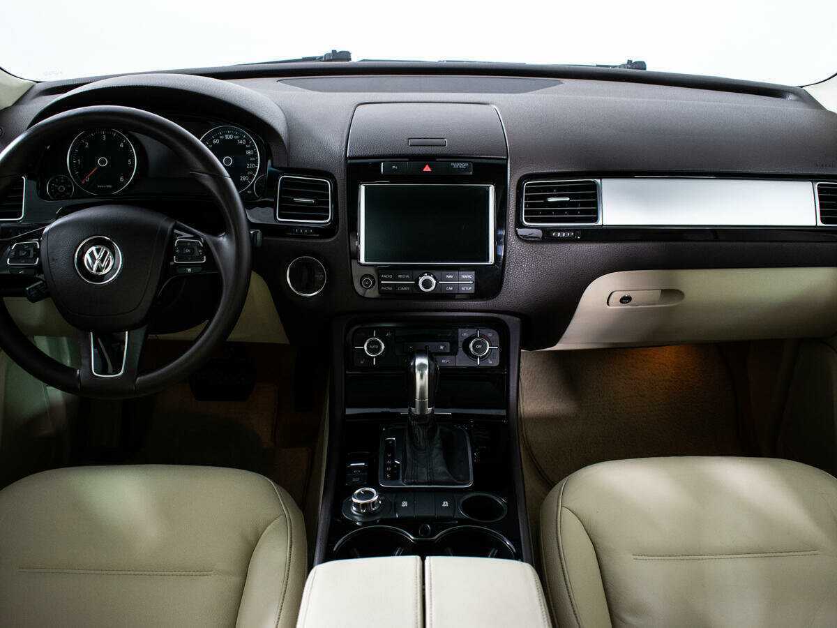 Купить Volkswagen Touareg, 2010, 230 000 км, фото №10