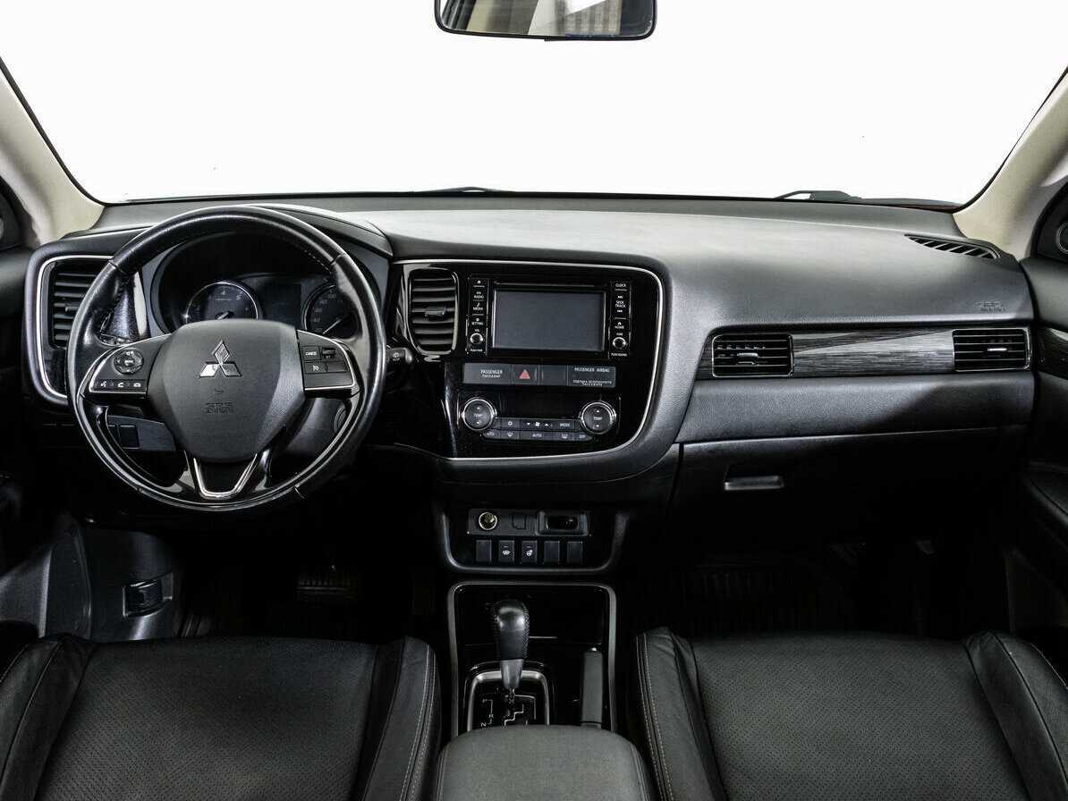 Купить Mitsubishi Outlander, 2017, 140 611 км, фото №10