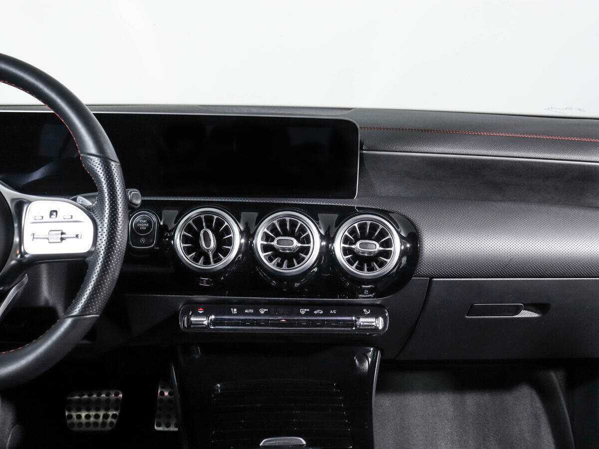 Купить Mercedes-Benz CLA 200, 2019, 89 892 км, фото №13