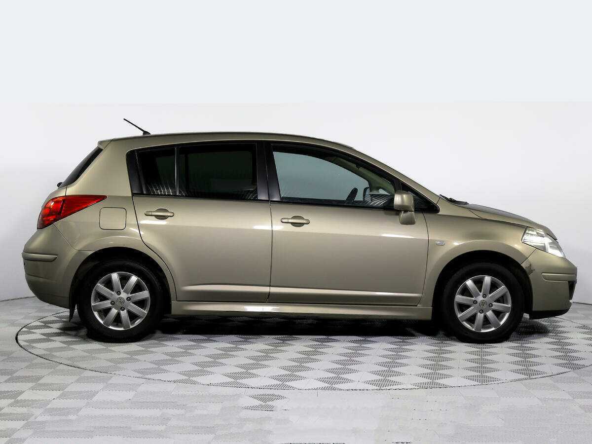 Nissan Tiida