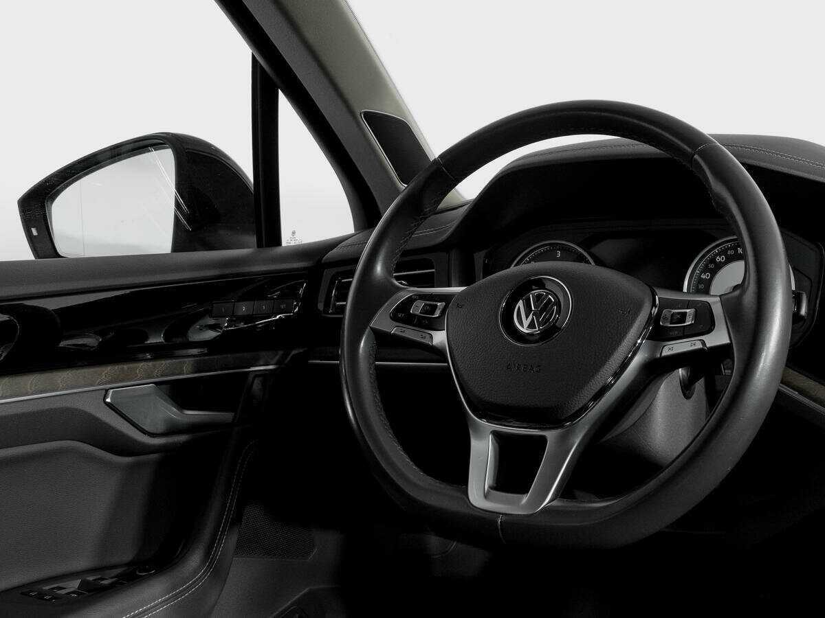 Купить Volkswagen Touareg, 2018, 90 500 км, фото №16