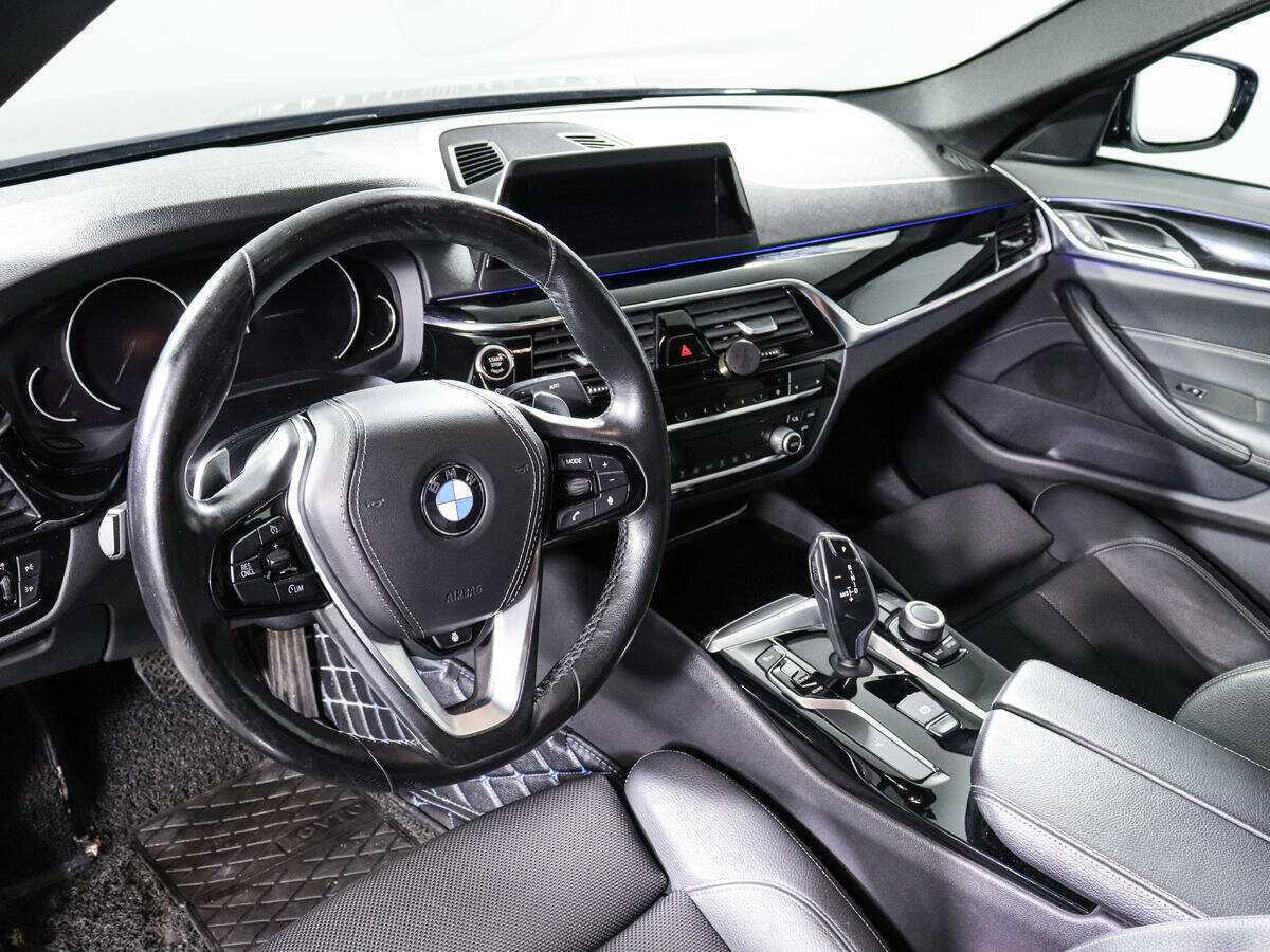Купить BMW 5 серии 520d, 2019, 143 829 км, фото №12