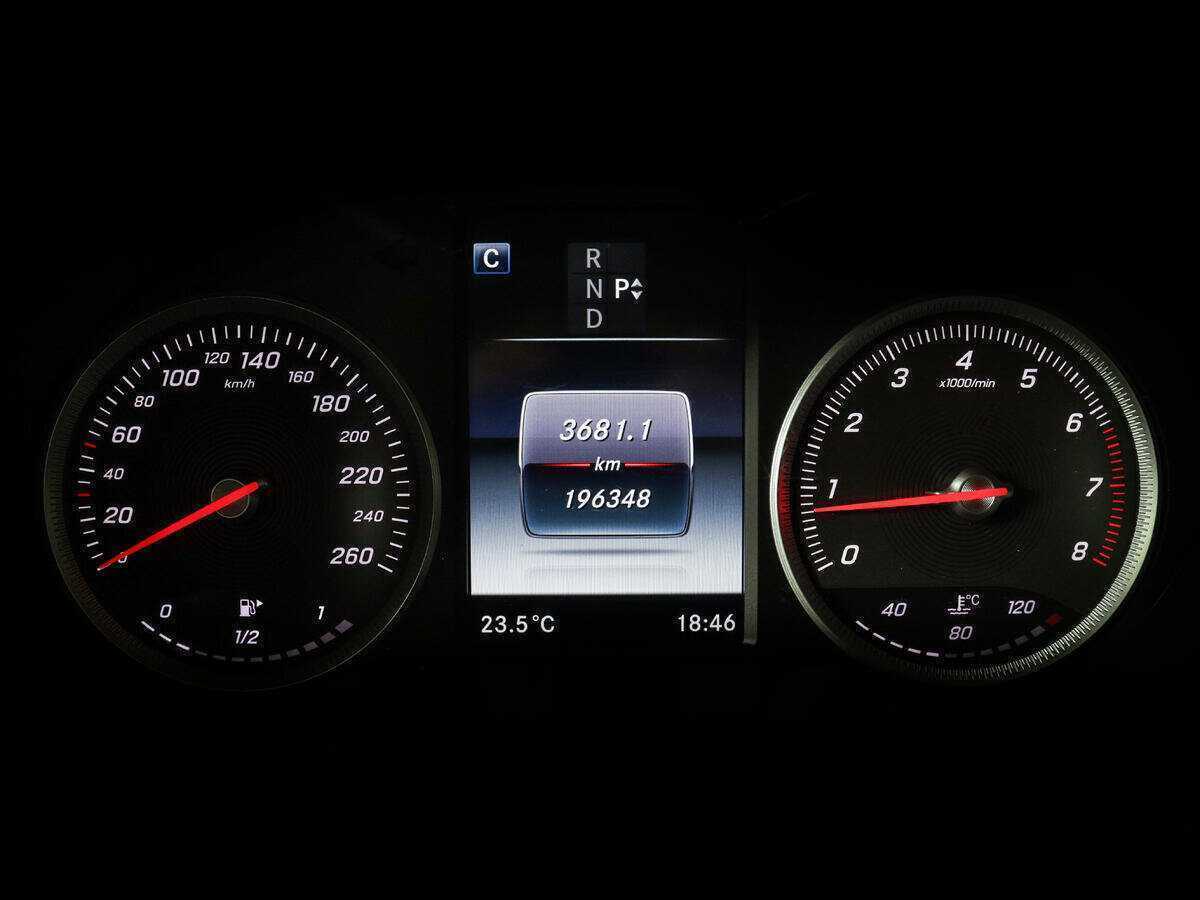 Купить Mercedes-Benz GLC 300, 2017, 196 346 км, фото №9