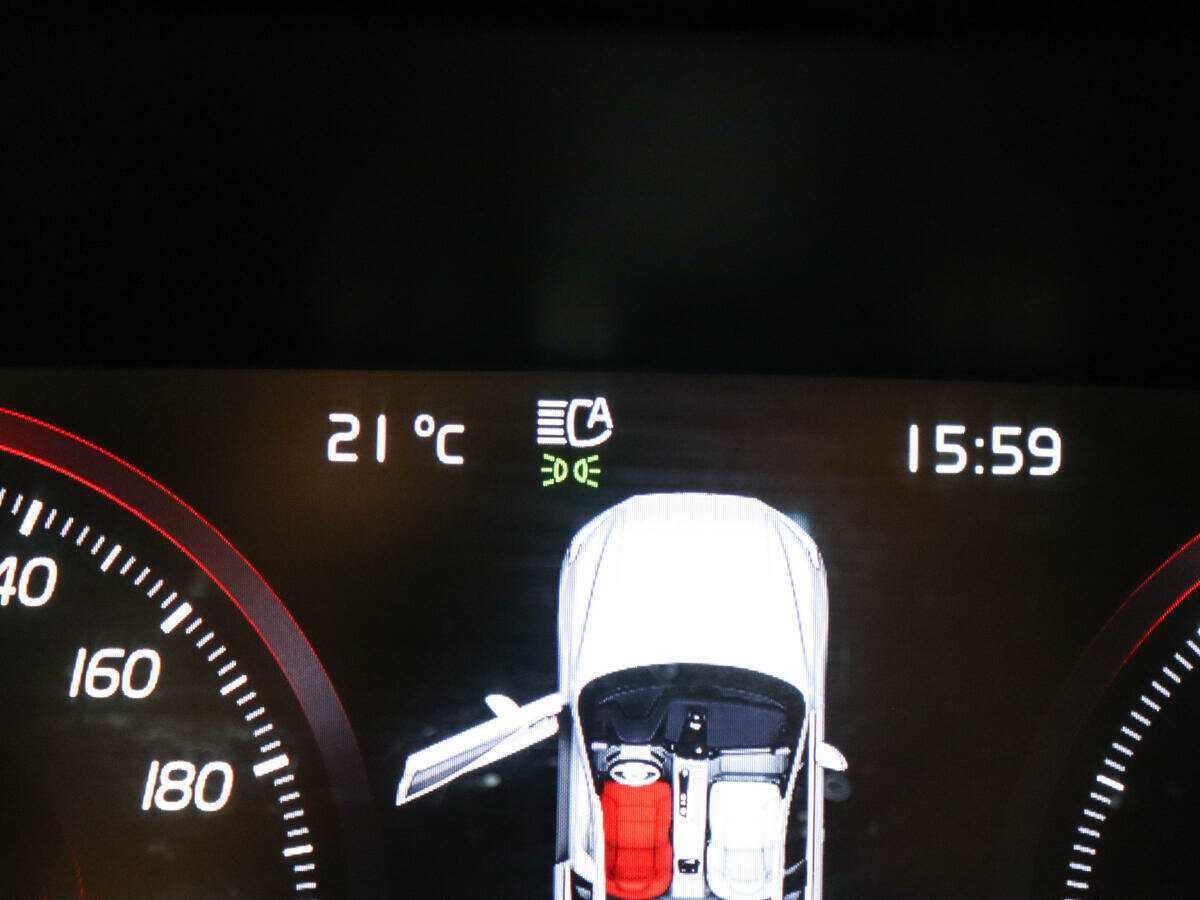 Купить Volvo XC60, 2018, 83 920 км, фото №16