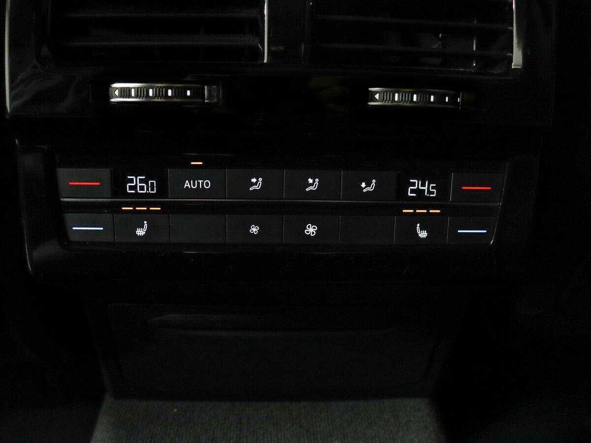 Купить Volkswagen Touareg, 2019, 90 999 км, фото №16